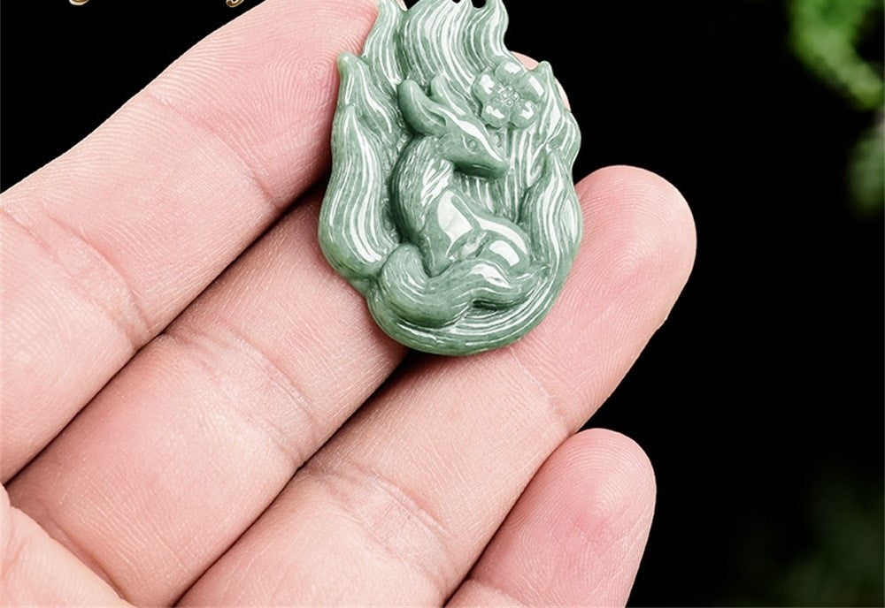 Kalung Liontin Kecantikan Rubah Sembilan Ekor Jadeite Jade Guatemala Tipe A Nine Tail Fox Beauty Necklace Pendant Jadeite Jade Guatemala Type A
