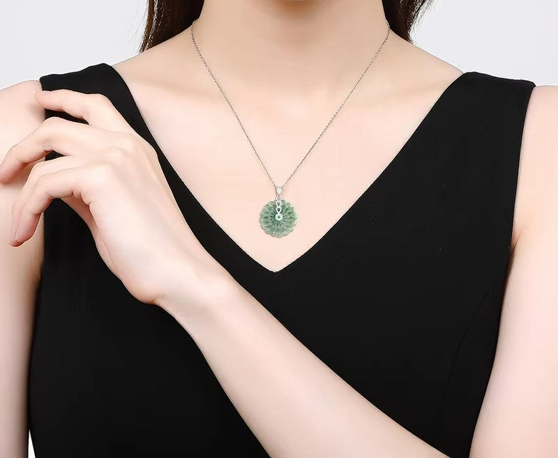 Liontin Giok Roda Putar Keberuntungan Giok Burma Myanmar Jadeite Tipe A Jade Pendant Lucky Turn Wheel Burmese Myanma Jadeite Jade Type A